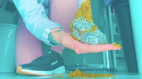 SweetbettyParlour – Close Up POOP Explode! | Extended Version with SweetbettyParlour HQ
