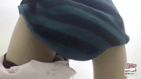 AH-020 Girls shitting very long feces.