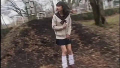 YZE-07 Schoolgirl Anna Kuramoto excretion on outdoor.