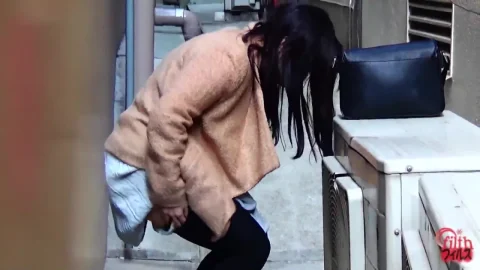 EE-205 Exposed Peeing 路地裏放尿だけを集めたBEST Omnibus HD