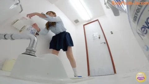 SL-438 The Toilet Overflowed with Urine. Disgusting Urination Voyeur HD