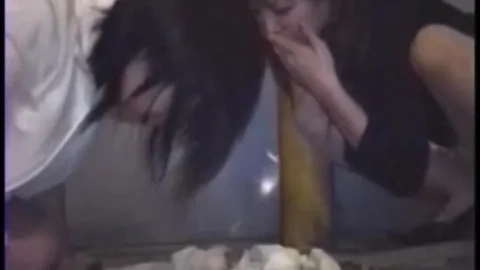 E22-02 泥酔女の失態集　街グソ・街下痢・街ゲ Shit, Diarrhea Vomit on the Street