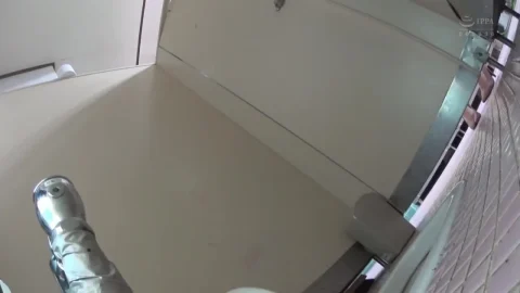 KRU-007 関東近県 某市営第1体育館に侵入 地元お姉さんたちのトイレの聖水盗撮 Voyeur Of Toilet