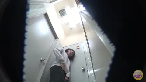 SL-156 Errant Piss Play 緊急事態OL 非常識放尿 壱 Golden Showers HD