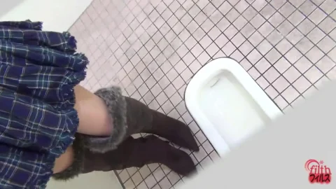 FF-040 超接写　3カメおしっこ盗撮　～女たちの尿線～ Voyeur Girls Pissing トイレ(盗撮)