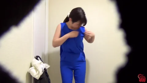 FF-270 公衆トイレ盗撮全裸M字大放尿！Expose Pissing at Public Toilet HD
