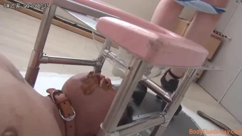 SL-524 フォトセッション中に裸のおっぱいがおしっこを漏らしている下着モデル Piss During Photoshoot HD