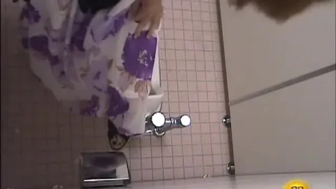 Complete Footage — – Toilet Pooping [E54 – 02] (2013, Jade Evo, Shitting, トイレットスカート, 盗撮