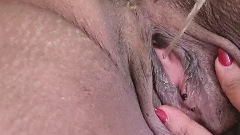UniQueen21 – UniElla pooping and peeing — Extended Scene