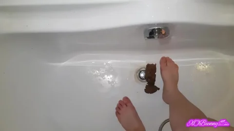 XO Bunny – How to properly use the bath tub | Extended Version Uncut
